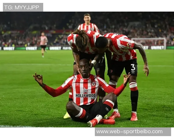 特纳三分球表现惊艳队友鼓励他勇敢投篮展现新风采 特纳三分球表现惊艳队友鼓励他勇敢投篮展现新风采